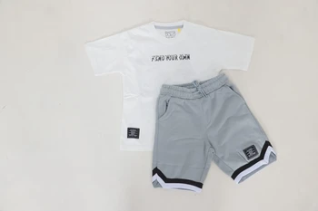 חליפת גן בנים